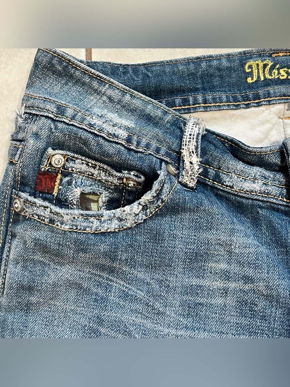 Miss Me medium-wash denim jean shorts - Picture 2 of 9